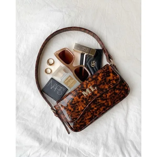 Bolsa Agatha personalizada con letras metálicas