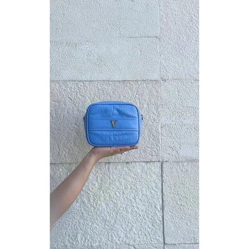 Bolsa Crossbody Oly personalizada con letras metálicas