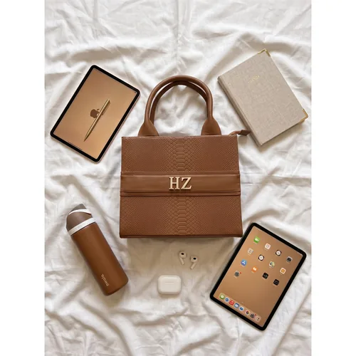 Bolsa Hera Midi personalizada con letras metálicas