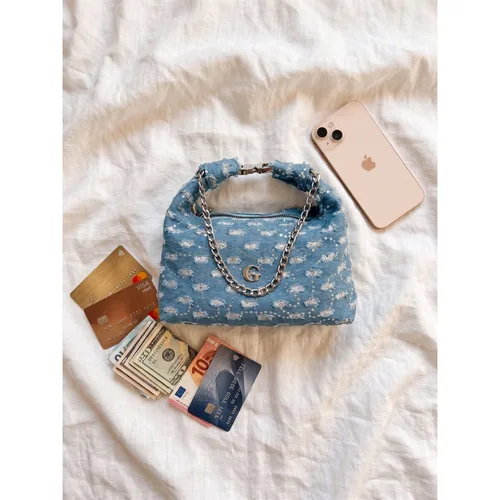Bolsa Niké personalizada con letras metálicas