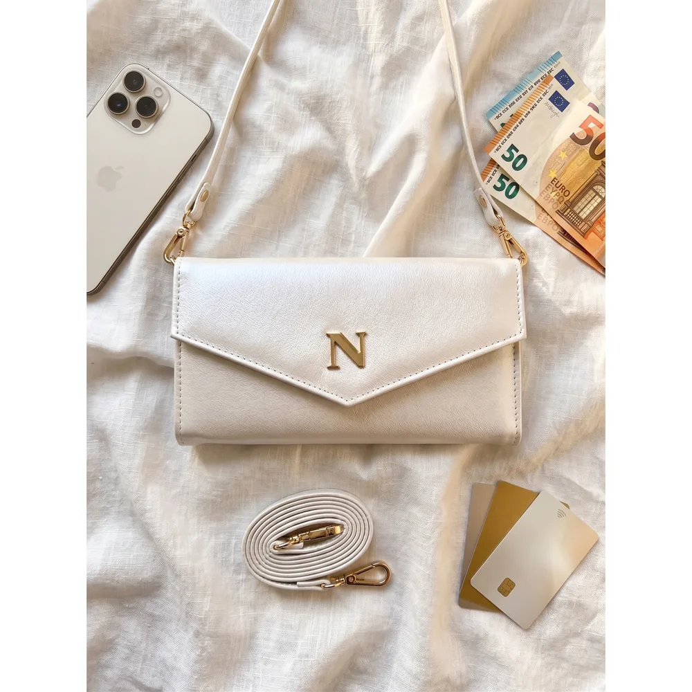 Portacel — bolsa personalizada con letras metálicas
