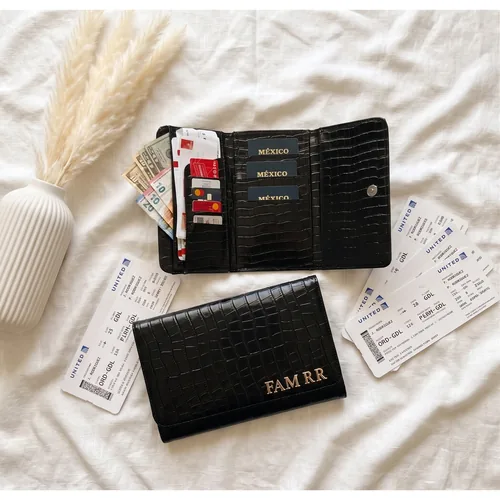 Bolsa Portapasaporte Familiar personalizada con letras metálicas