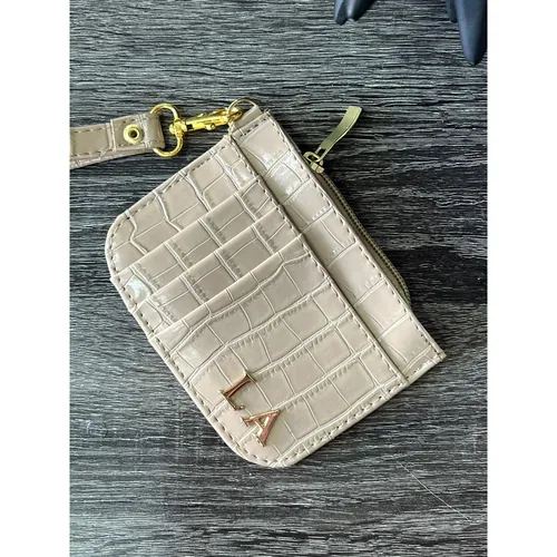 Bolsa Tarjetero Full personalizada con letras metálicas
