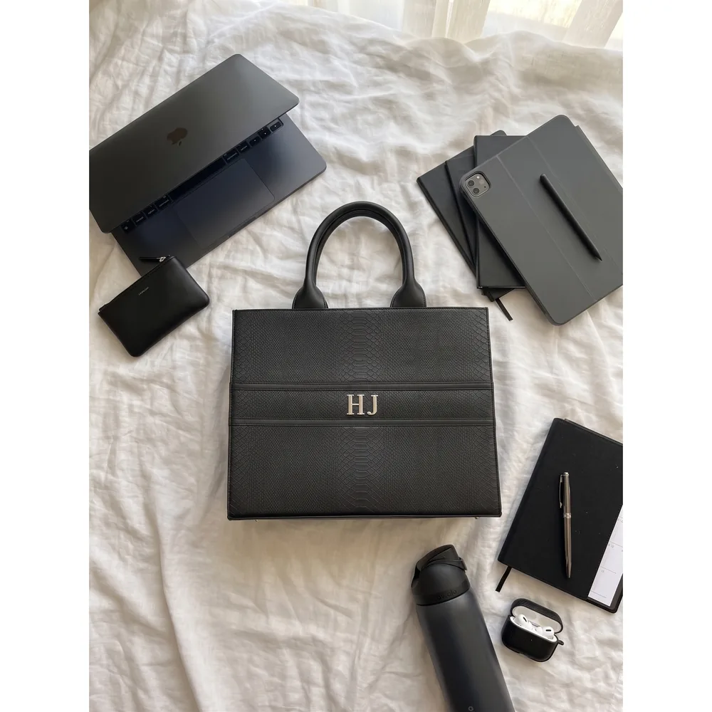 Temis Maxi — bolsa personalizada con letras metálicas