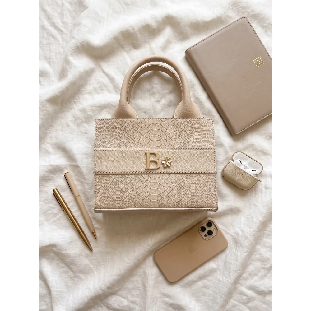 Temis Mini — bolsa personalizada con letras metálicas