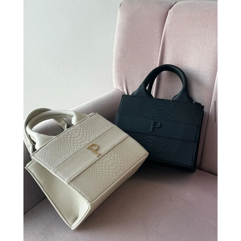Tote Classic Mini — bolsa personalizada con letras metálicas
